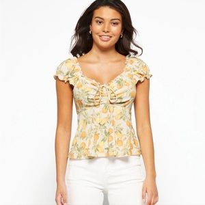 Daisy & Delilah flutter sleeve top, citrus lover